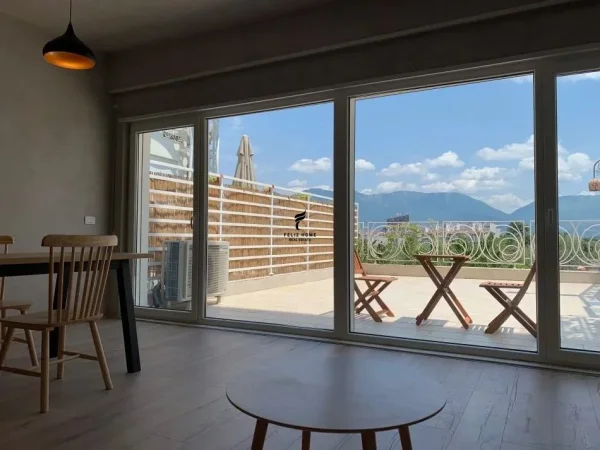 Tirane, jepet me qera apartament duplex 2+1 Kati 1, 180 m² 1.200 € (KODRA E DIELLIT 2)