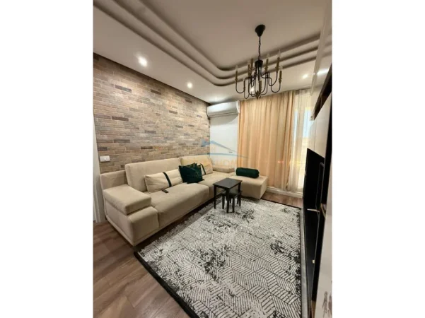 Tirane, jepet me qera apartament 2+1 Kati 2, 104 m² 800 € (Residenca Turdiu)