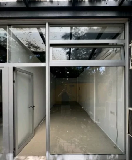 Tirane, jepet me qera ambjent biznesi Kati 0, 30 m² 300 € (zogu i zi)