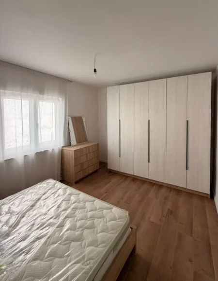 Tirane, jepet me qera apartament 1+1 Kati 5, 62 m² 750 € (Rruga e Kosovareve)