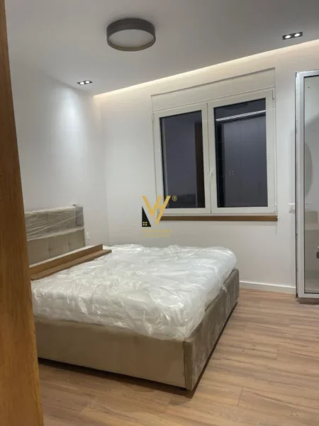 Tirane, jepet me qera apartament 1+1+Ballkon Kati 8, 56 m² 670 € (DELIJORGJI)