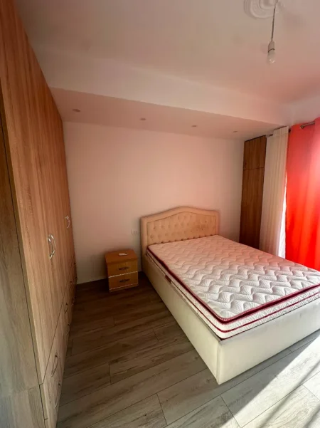 Tirane, jepet me qera apartament 1+1+Ballkon Kati 8, 67 m² 400 € (ASTIR)