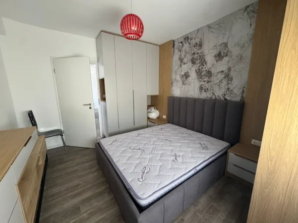 Tirane, jepet me qera apartament 2+1+Aneks+Ballkon Kati 6, 100 m² 750 € (rruga e kavajes , 21 dhjetori)