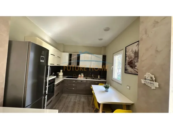 Tirane, jepet me qera apartament 2+1 Kati 1, 97 m² 750 € (Selite)