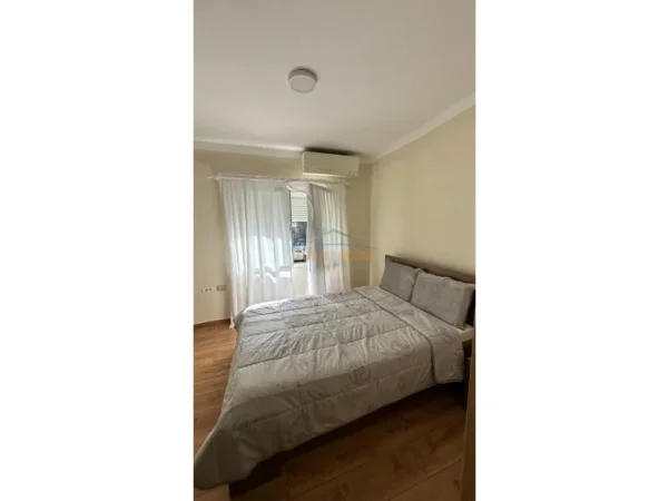 Tirane, jepet me qera apartament 2+1 Kati 1, 97 m² 750 € (Selite)