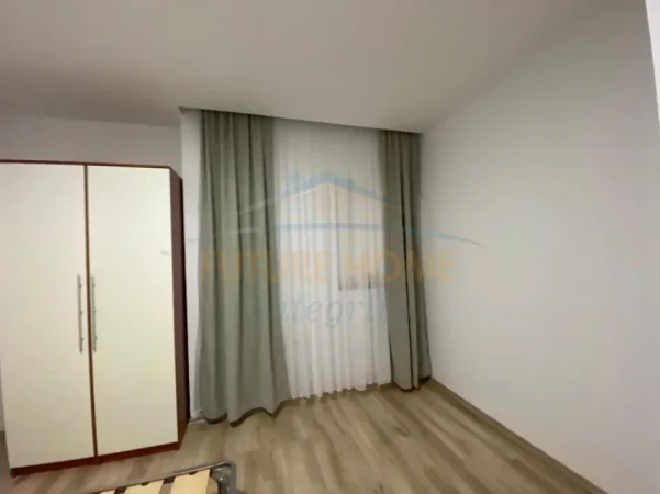 Tirane, jepet me qera apartament 3+1 Kati 2, 120 m² 700 € (Selite)