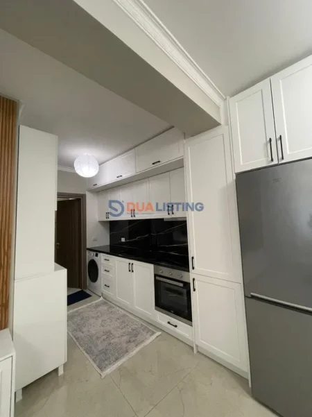 Tirane, jepet me qera apartament 1+1 , 550 € 