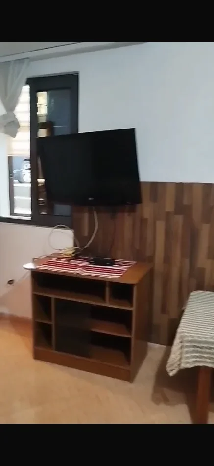 Tirane, jepet me qera garsonier 1+1 Kati 0, 30 m² 180 € (Pjeter Budi)