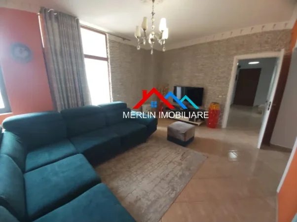 Tirane, jepet me qera apartament 2+1+Ballkon Kati 6, 90 m² 550 € (RRUGA ALI VISHA,QYTET STUDENTI)
