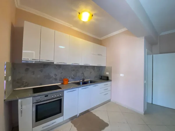 jepet me qera apartament 2+1+Ballkon Kati 3, 110 m² 400 € (Abaz Celkupa)