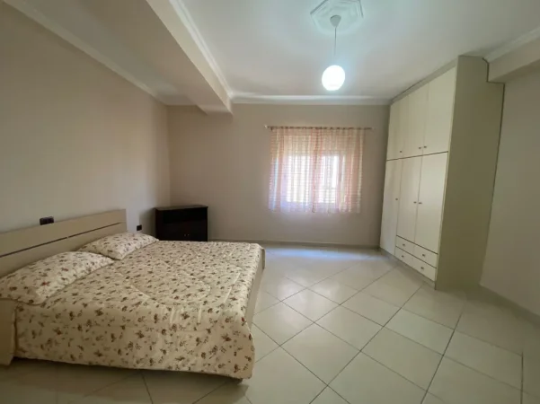 jepet me qera apartament 2+1+Ballkon Kati 3, 110 m² 400 € (Abaz Celkupa)