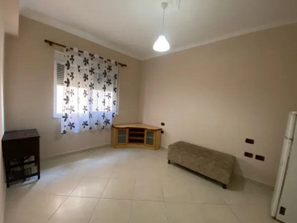 jepet me qera apartament 2+1+Ballkon Kati 3, 110 m² 400 € (Abaz Celkupa)