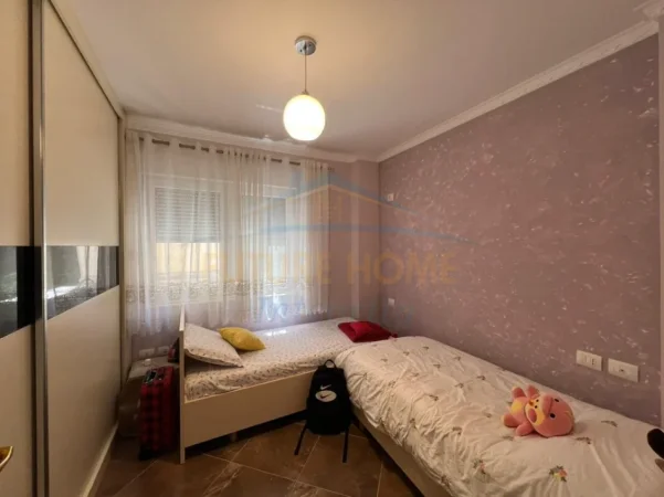Tirane, shitet apartament 2+1+2+Verande, Kati 2, 106 m² 283.000 € (Liqeni i Thate)