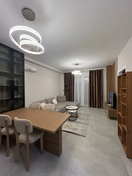 Tirane, jepet me qera apartament 1+1 Kati 12, 70 m² 500 € (YZBERISHT)