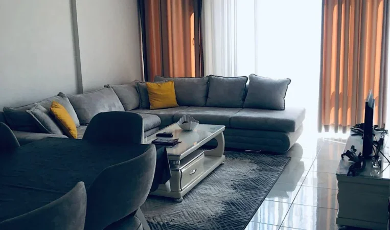 Tirane, jepet me qera apartament 2+1 Kati 2, 105 m² 700 € 