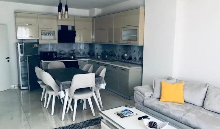 Tirane, jepet me qera apartament 2+1 Kati 2, 105 m² 700 € 