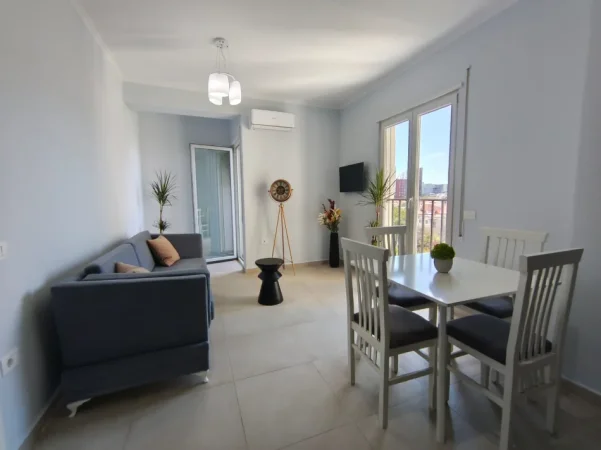 Tirane, jepet me qera apartament 1+1 Kati 3, 65 m² 650 € (QSUT)