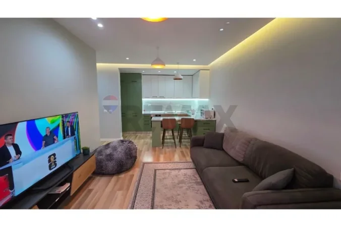 Shitet Apartamenti 1+1 - Ali Demi