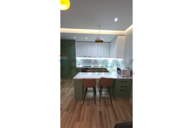 Shitet Apartamenti 1+1 - Ali Demi