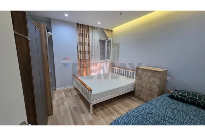 Shitet Apartamenti 1+1 - Ali Demi