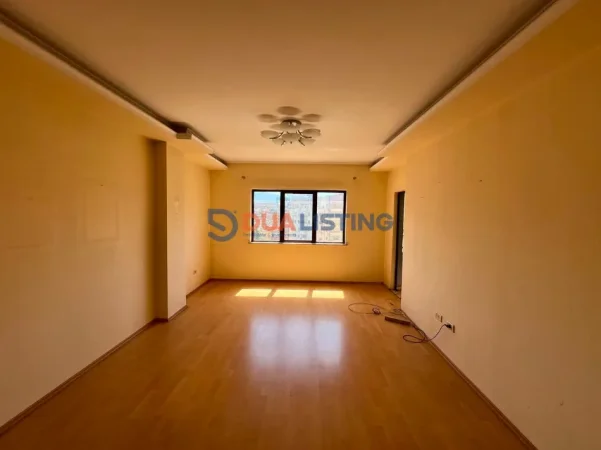 Tirane, jepet me qera apartament 2+1 , 67 m² 650 € 