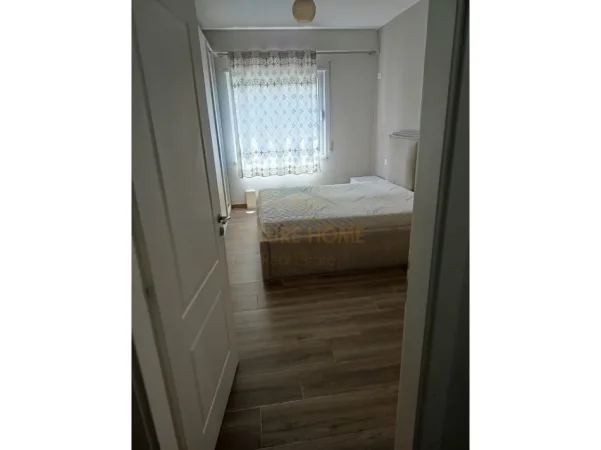 Tirane, jepet me qera apartament 2+1 Kati 4, 90 m² 400 € (Fresk)