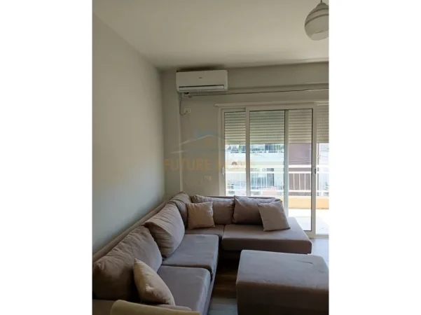 Tirane, jepet me qera apartament 2+1 Kati 4, 90 m² 400 € (Fresk)