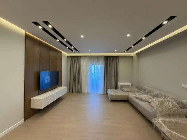 Tirane, jepet me qera apartament 2+1 Kati 3, 110 m² 1.200 € (Rruga Jodan Misja)