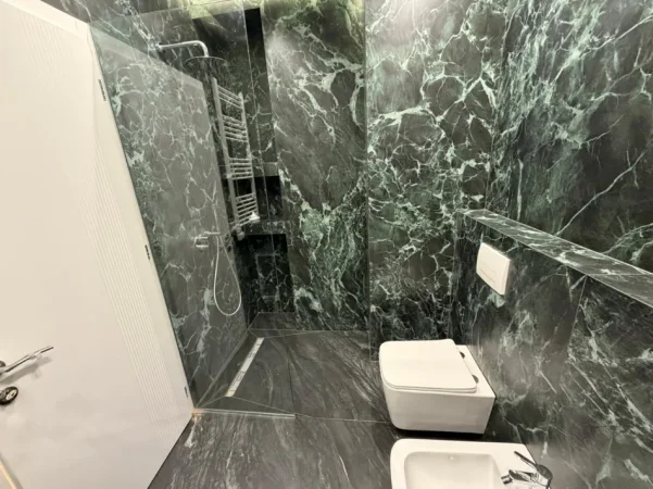 Tirane, jepet me qera apartament 2+1 Kati 3, 110 m² 1.200 € (Rruga Jodan Misja)