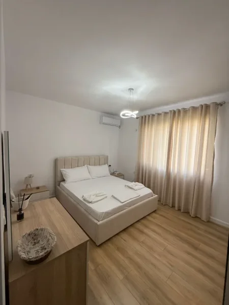 Tirane, jepet me qera apartament 1+1 Kati 3, 65 m² 700 € (RRUGA E KAVAJES)
