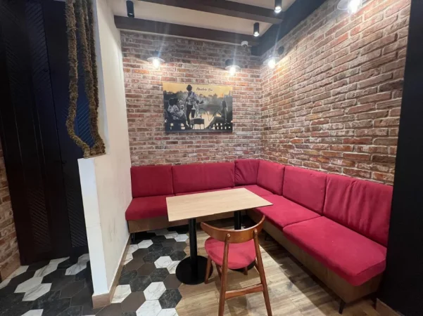 🔥 OKAZION 🔥 🍸 JEPET ME QERA LOKAL NE 📍 ASTIR TEK VILA L,  1 MILION LEKE