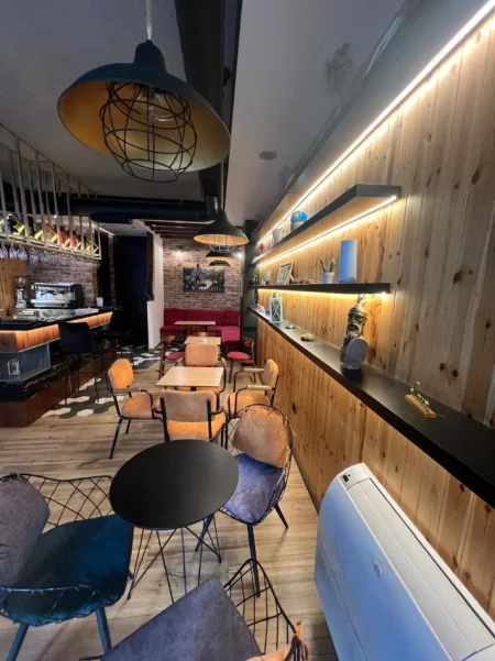 🔥 OKAZION 🔥 🍸 JEPET ME QERA LOKAL NE 📍 ASTIR TEK VILA L,  1 MILION LEKE