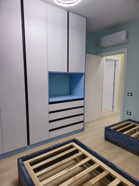 Tirane, jepet me qera apartament 2+1 Kati 2, 120 m² 1.200 € (Rruga Hamdi Sina 12 1044)