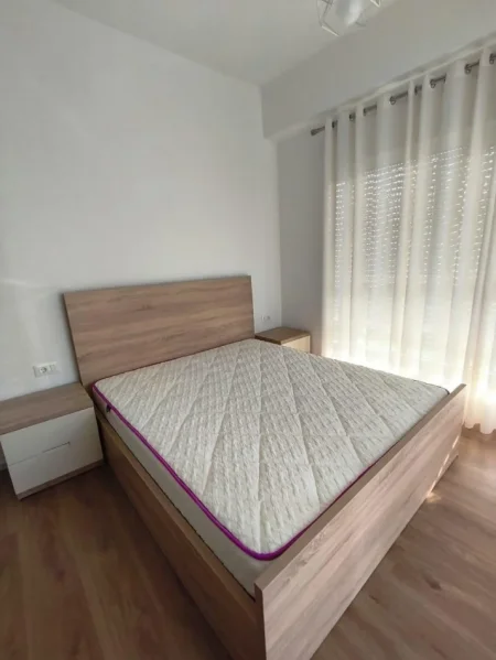 Tirane, jepet me qera apartament 2+1 Kati 5, 100 m² 500 € (Ali Demi)