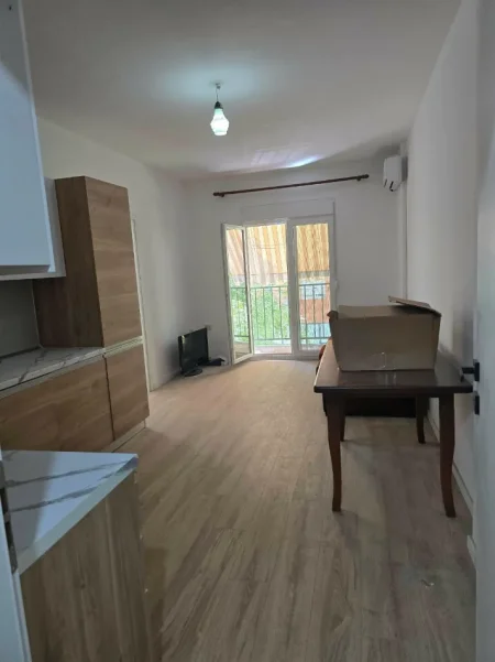 Tirane, jepet me qera apartament 2+1 Kati 2, 80 m² 500 € (5 MAJI)