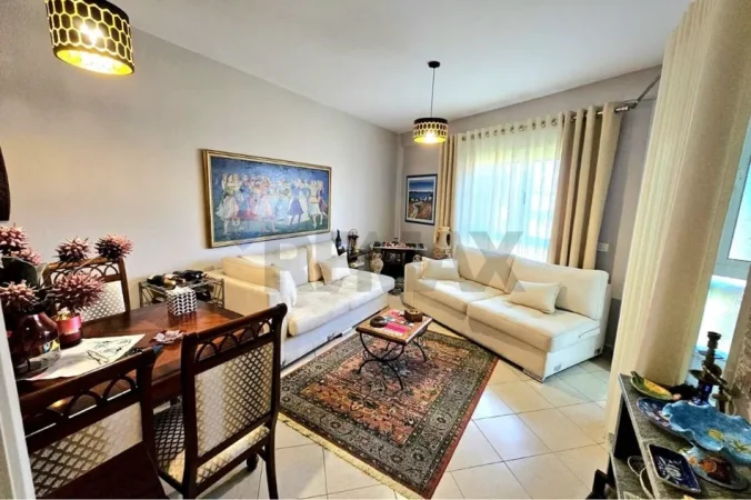 Tirane, shitet apartament 2+1+Ballkon Kati 3, 81 m² 180.000 € (RRUGA E kavajes)