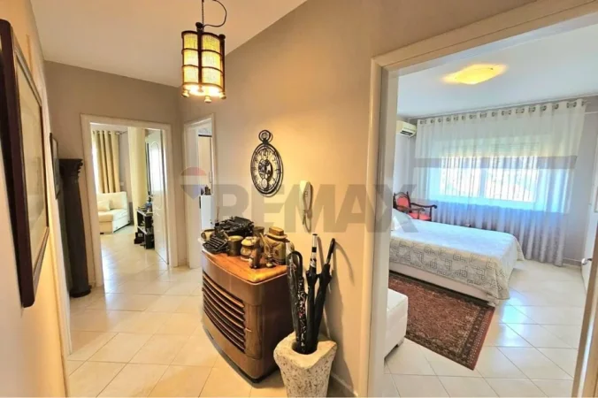 Tirane, shitet apartament 2+1+Ballkon Kati 3, 81 m² 180.000 € (RRUGA E kavajes)