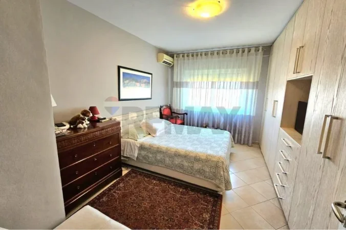 Tirane, shitet apartament 2+1+Ballkon Kati 3, 81 m² 180.000 € (RRUGA E kavajes)