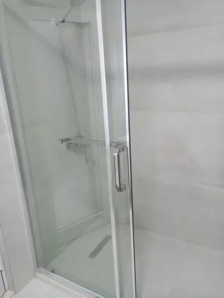 Tirane, jepet me qera apartament 2+1 Kati 2, 90 m² 700 € (Rrethi i Komunës së Parisit)