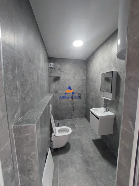 Tirane, jepet me qera ambjent biznesi Kati 1, 125 m² 1.213 € 