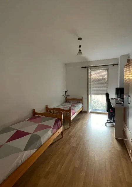 Tirane, jepet me qera apartament 2+1 Kati 2, 95 m² 550 € (QYTETI STUDENTI)