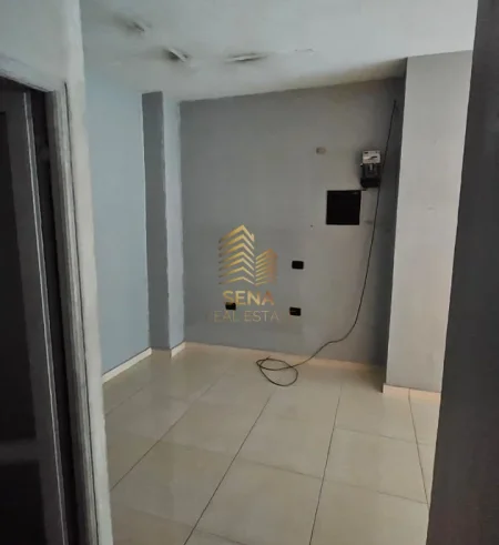Tirane, jepet me qera ambjent biznesi Kati 0, 33 m² 800 € (Rruga Bardhyl)