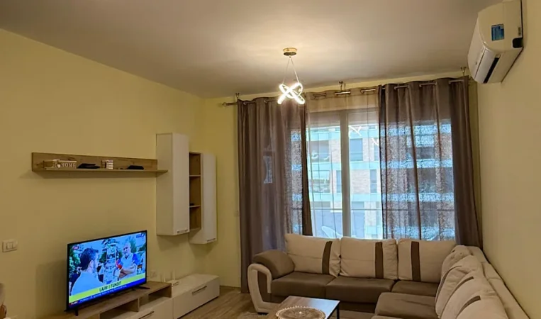 Tirane, jepet me qera apartament 2+1 Kati 6, 750 € 