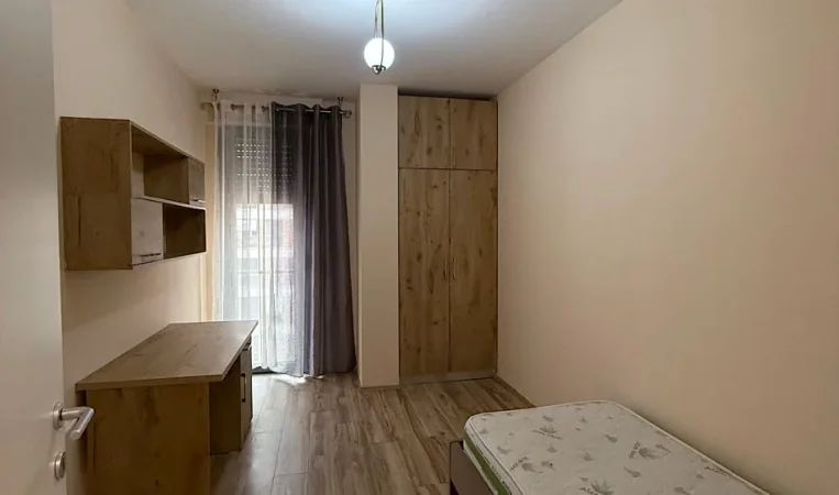 Tirane, jepet me qera apartament 2+1 Kati 6, 750 € 