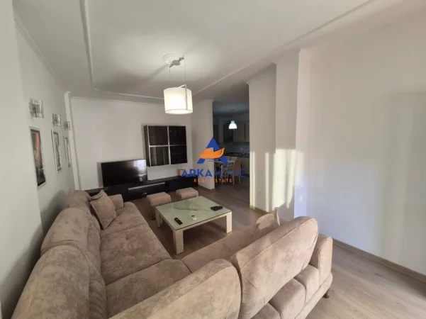 Tirane, jepet me qera apartament 1+1+Ballkon Kati 4, 94 m² 1.000 € 