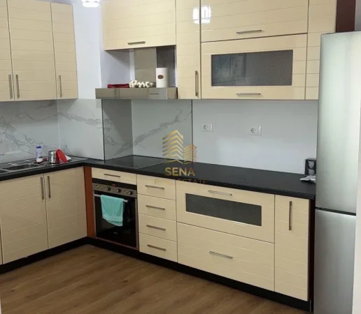 Tirane, jepet me qera apartament 2+1+Ballkon Kati 7, 96 m² 500 € (Kompleksi Kadiu)