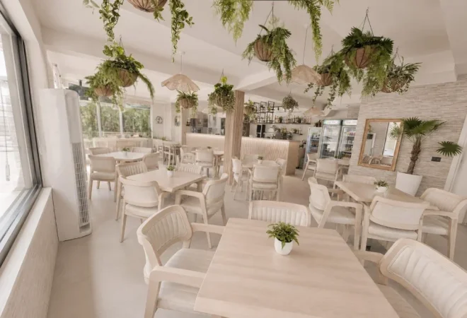 Tirane, jepet me qera lokal Kati 0, 160 m² 2600 € (Xhanfize keko)