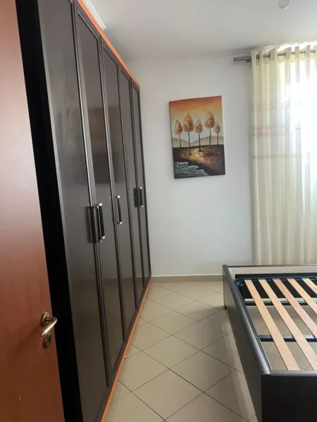 Tirane, jepet me qera apartament 1+1 Kati 3, 60 m² 600 € (Ish- Parku)