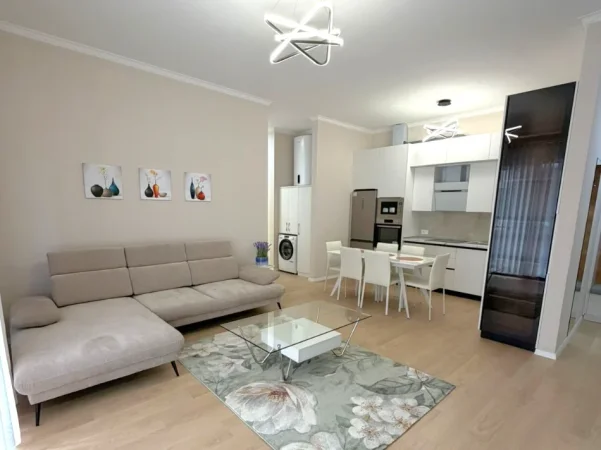 Tirane, jepet me qera apartament 2+1 , 1.300 € 
