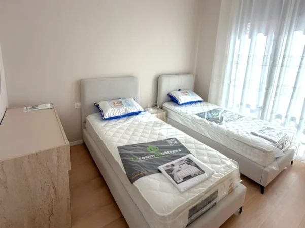 Tirane, jepet me qera apartament 2+1 , 1.300 € 